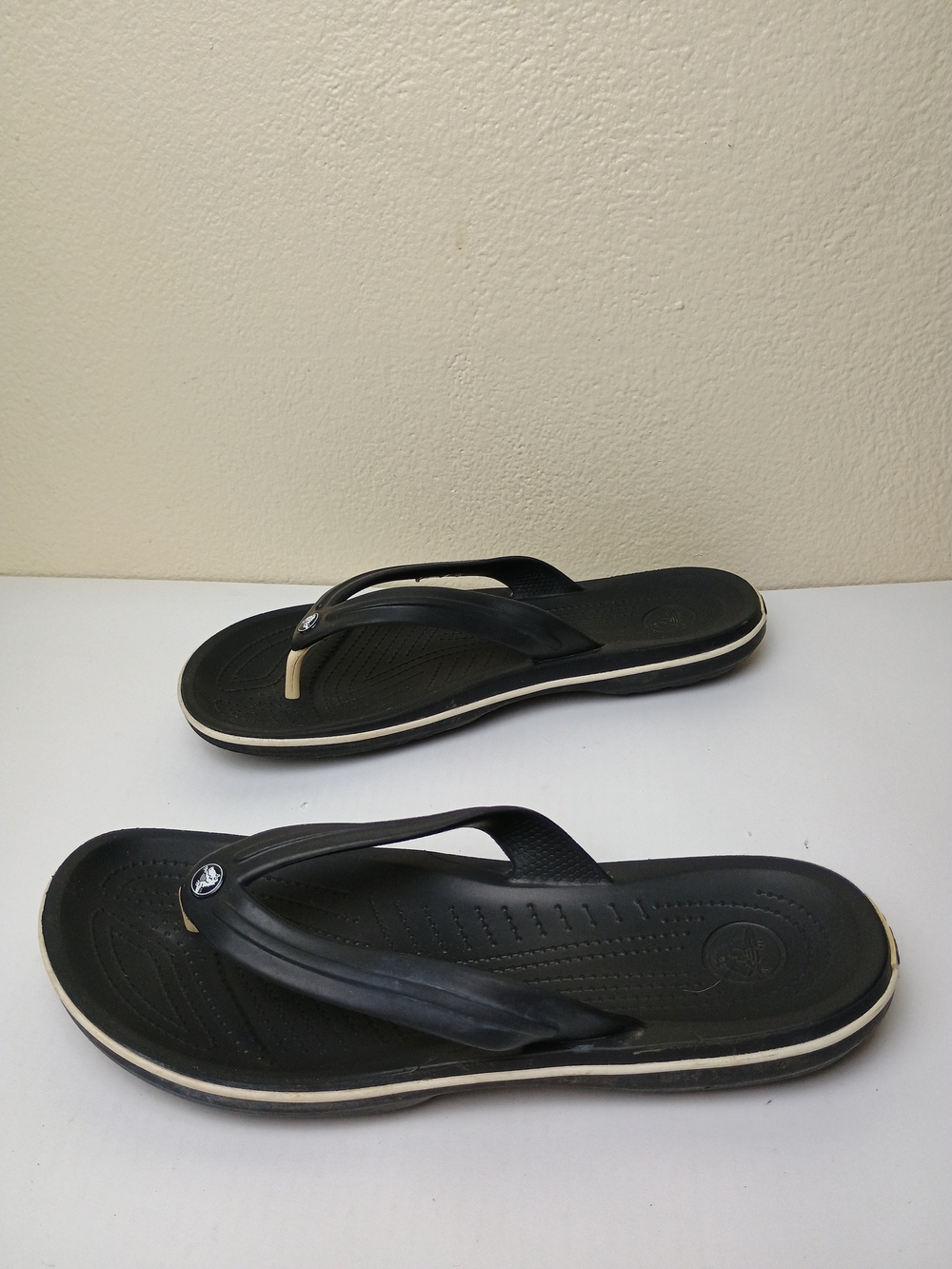 CROCS Crocband Men's 11 Marine Flip Flop Sandals